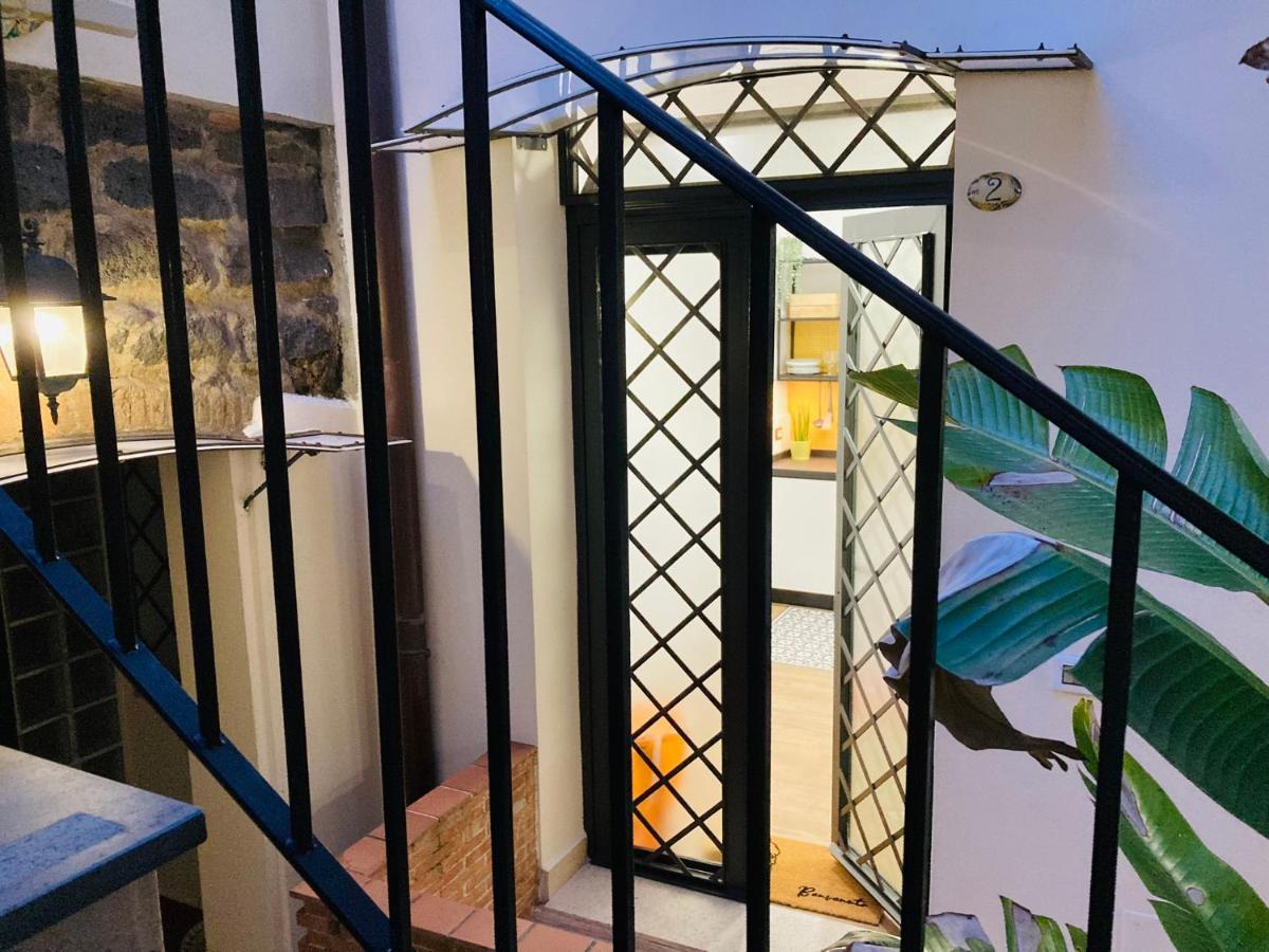 Lavica Di Mezzo Apartments Catania Exterior foto